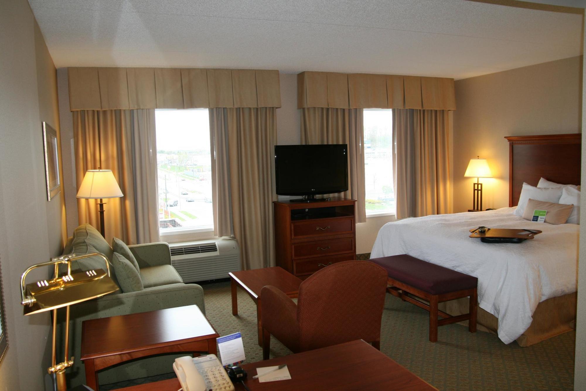 Kitchener Inn & Suites Room photo